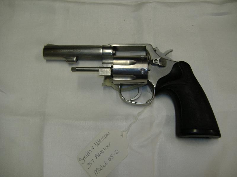 DSCF0575.JPG - Smith & Wesson Revolver .357 6-Shot Model 65-2