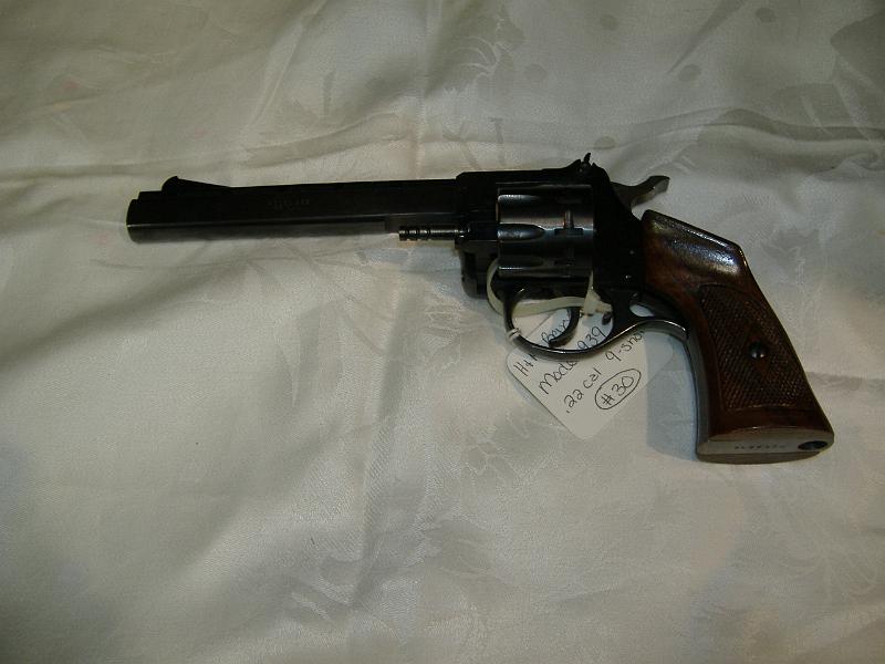 DSCF0588.JPG - H&R Revolver .22 cal. Model 939 - 9-Shot