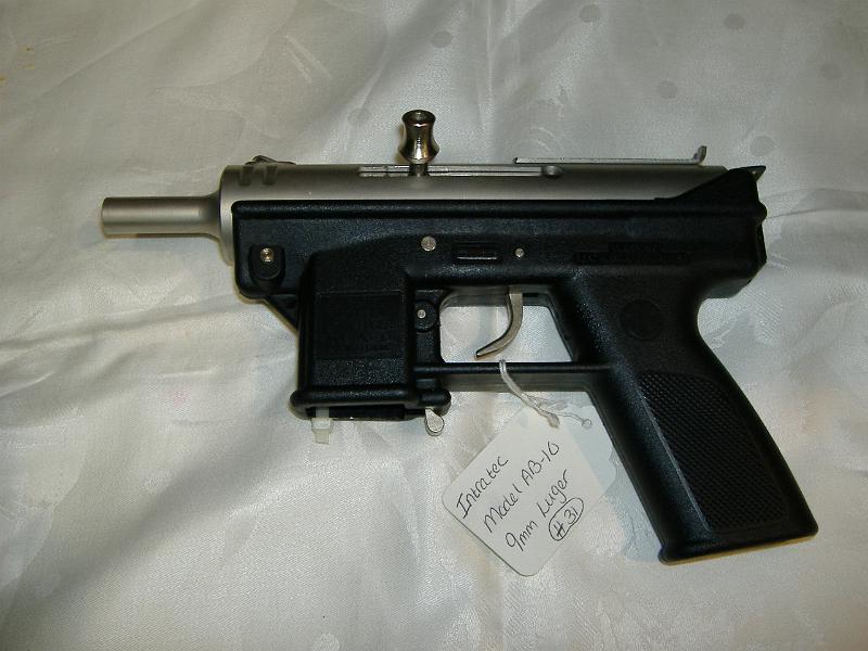DSCF0589.JPG - Intratec Model AB-10 9mm Luger